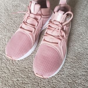 Size 10 puma sneakers